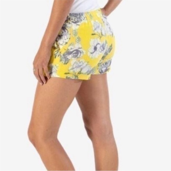 KUT from the Kloth Floral Pull-On Shorts – Size 14 – 100% Linen – Yellow & Gray - Picture 12 of 13
